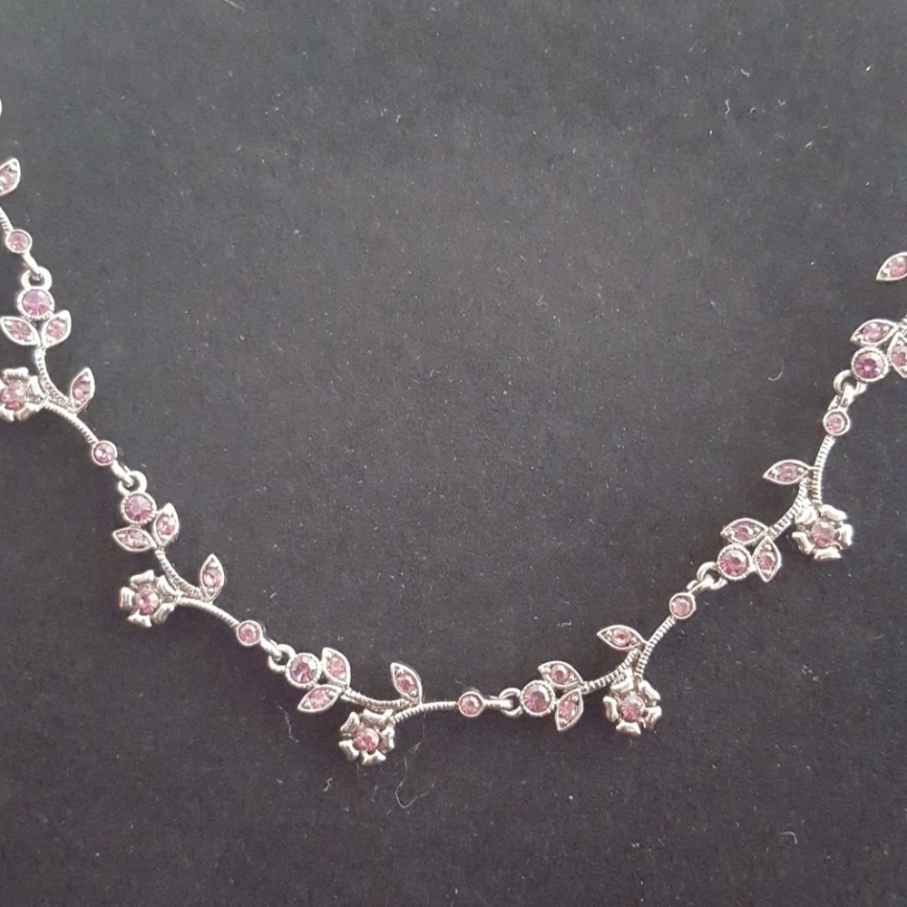 Bijoux Terner necklace and earring set.